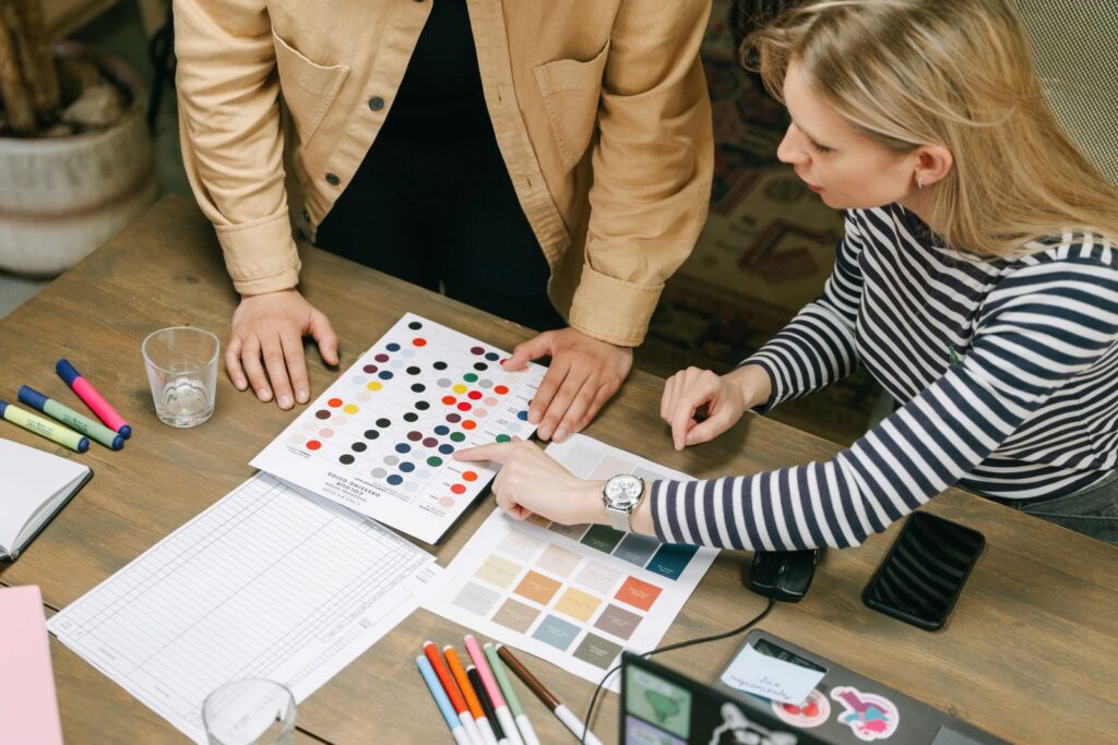 Atelier créatif autour de croquis et de couleurs
